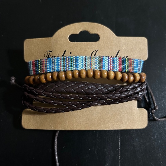 Bracelet - Picture 1 of 2